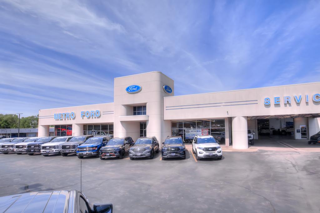 Dealership gallery photo 2